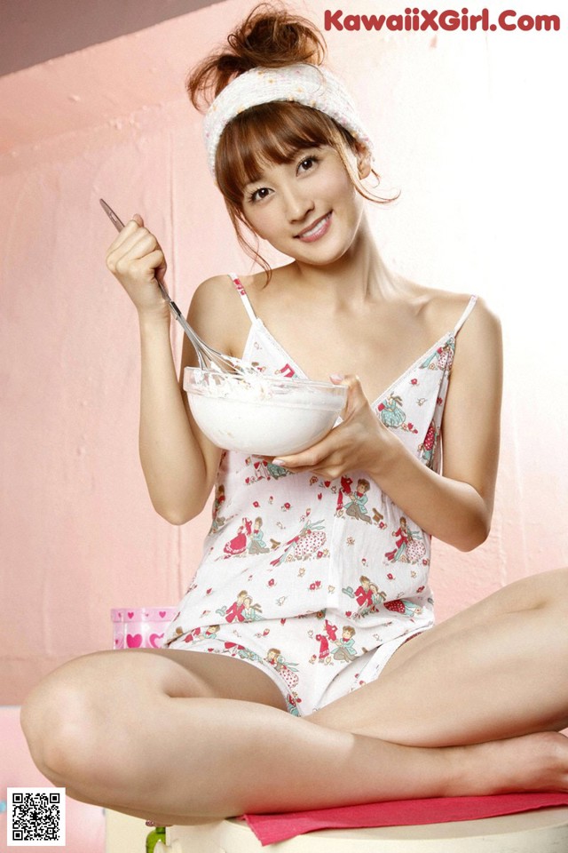 Ayaka Komatsu - Cupcake Handsup Pornpic No.c4e9c1